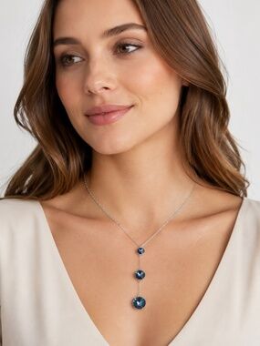 Graduated Necklace with Swarovski crystals